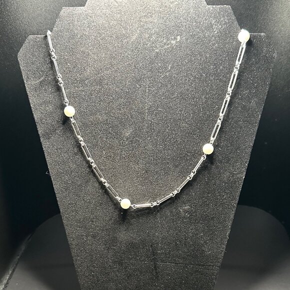 Jewelry - Faux Pearl paperclip Necklace - NIB